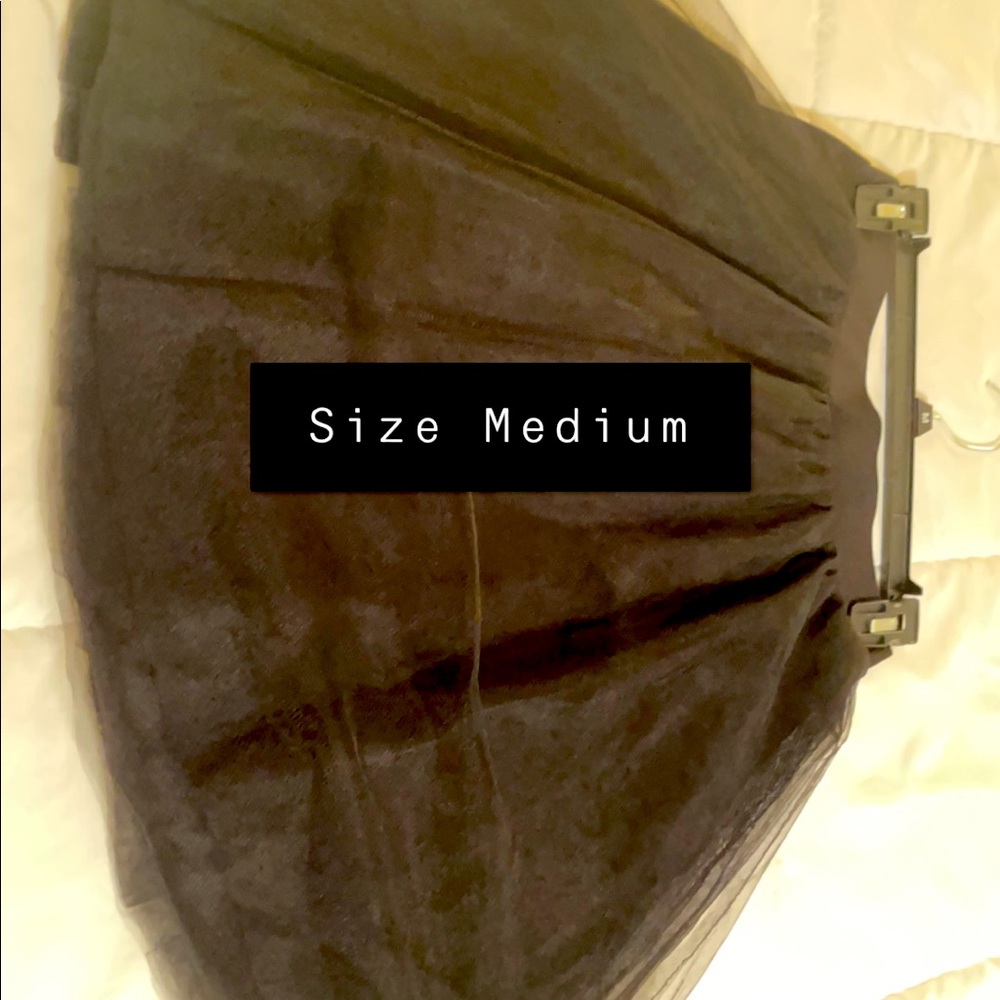 Tulle MIDI Skirt. Size Medium.